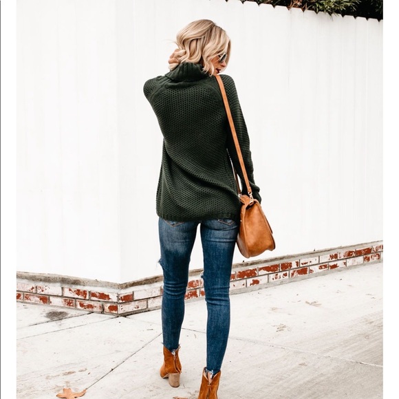 SELMA Slim Fit Turtleneck | Black Moss | - Picture 5 of 8